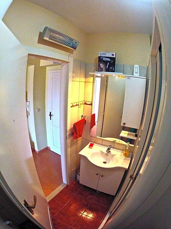 Bett im 8-Bett-Schlafsaal