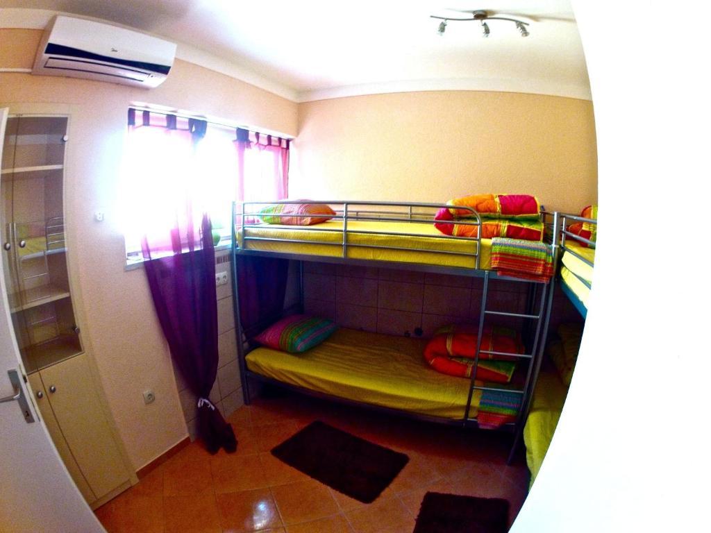 Einzelbett im Schlafsaal mit 4 Betten